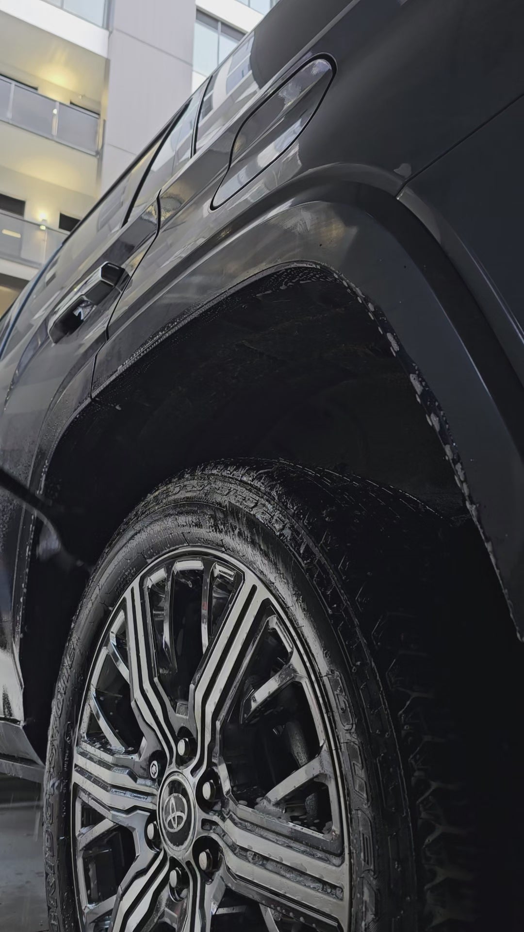 SAI |CHE Medium-Stiff Tire Brush for Deep Cleaning – Removes Tire Browning & Grime